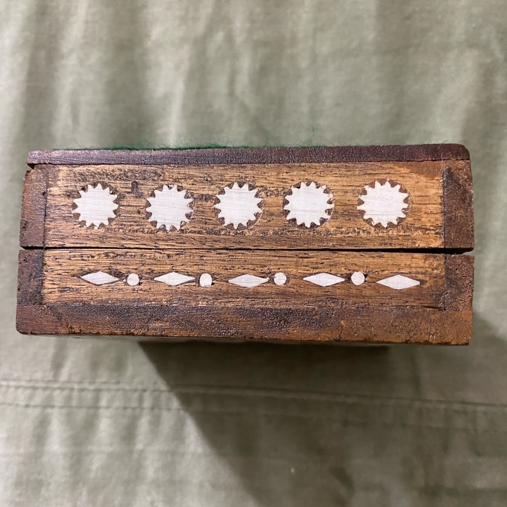 Wooden box sun dot design vintage keeper. #18-126 - Picture 5 of 7